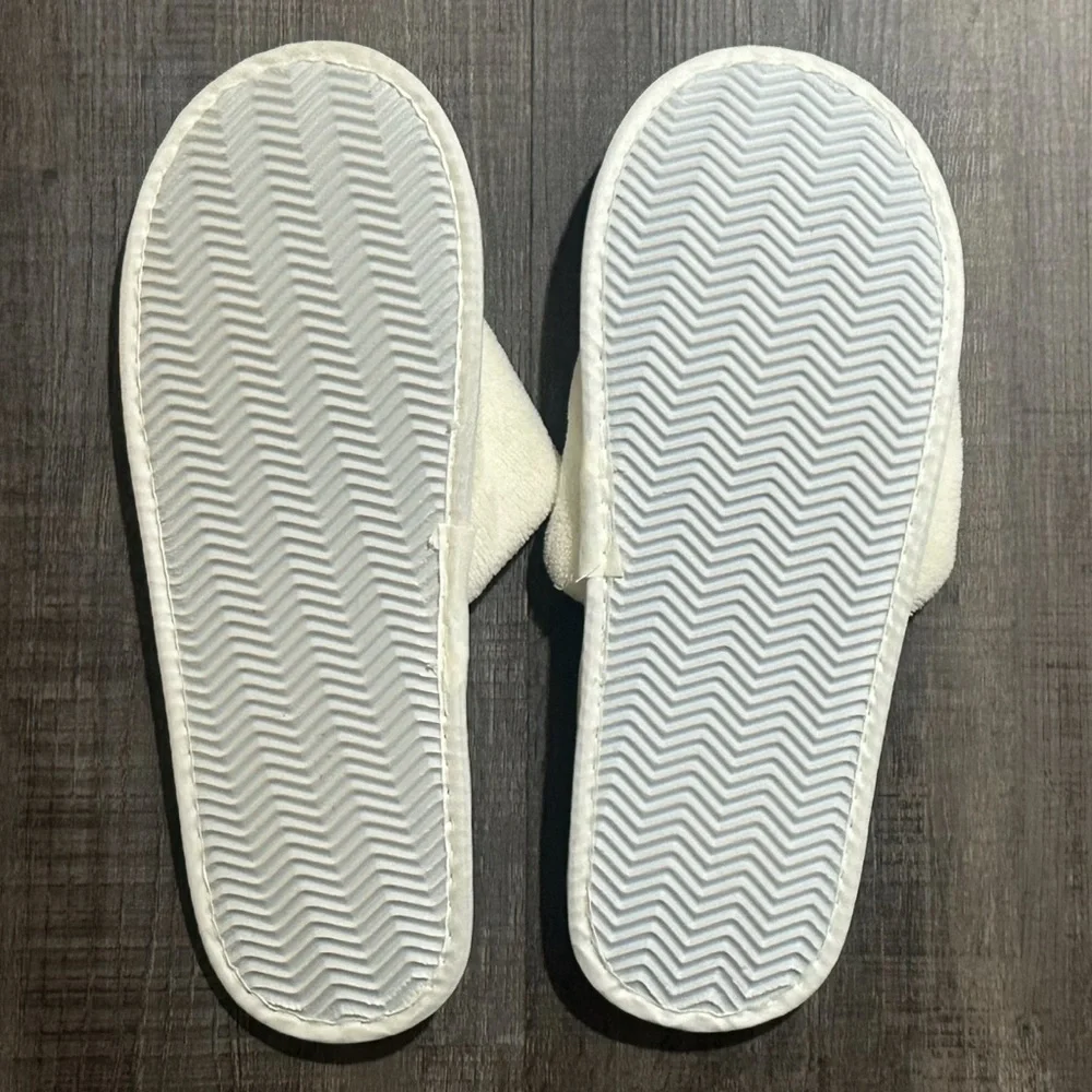 New Men’s Size 12 Cozy Cream Slippers with Embroidered Detail